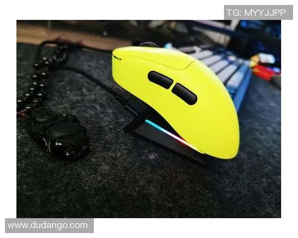 电竞鼠标全面评测:探讨传感器精度与舒适手感的完美结合